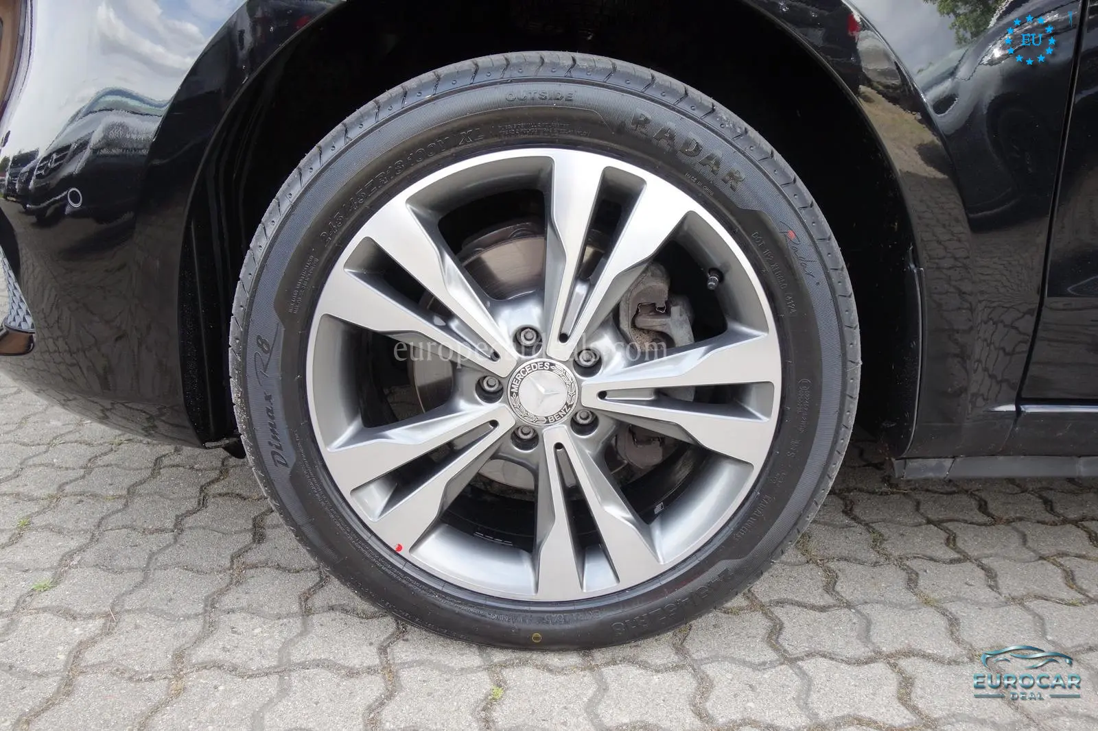 Mercedes-Benz V 220