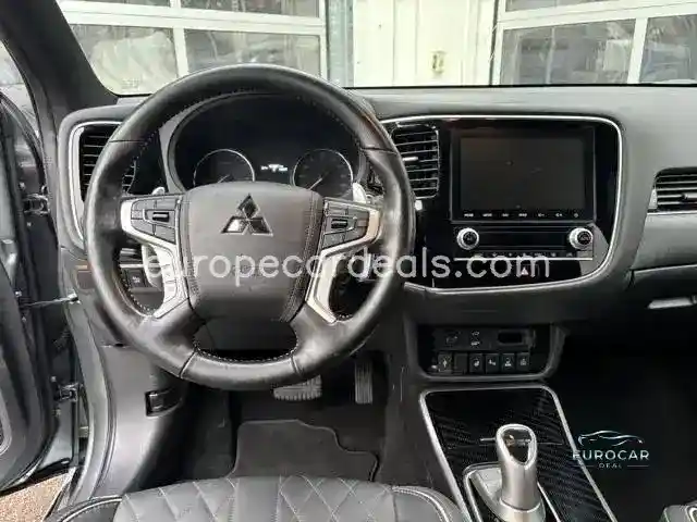 Mitsubishi Plug-in Hybrid Outlander