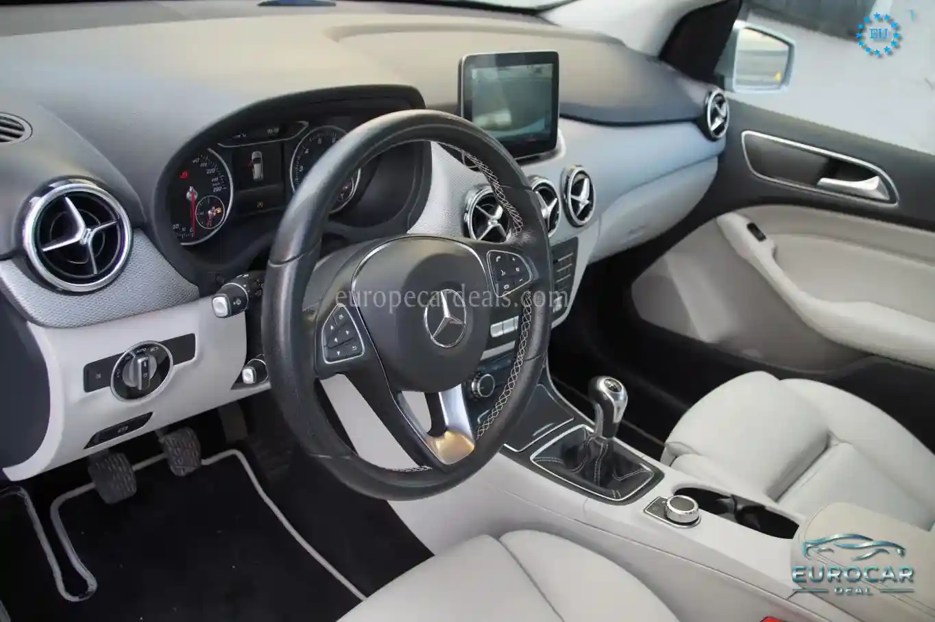 Mercedes-Benz B 200