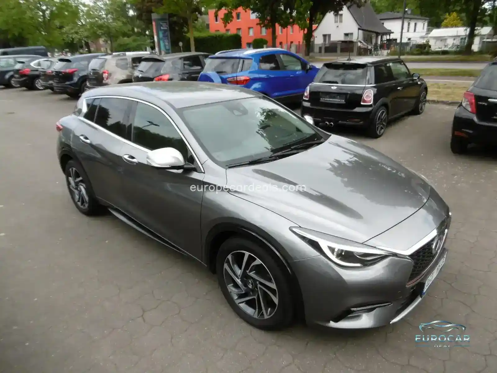 Infiniti Q30