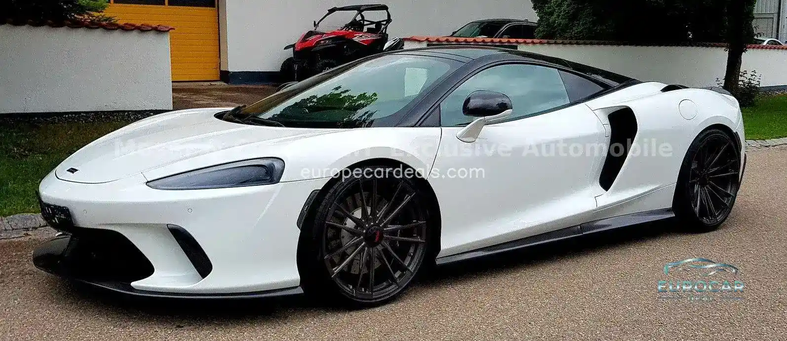 McLaren GT