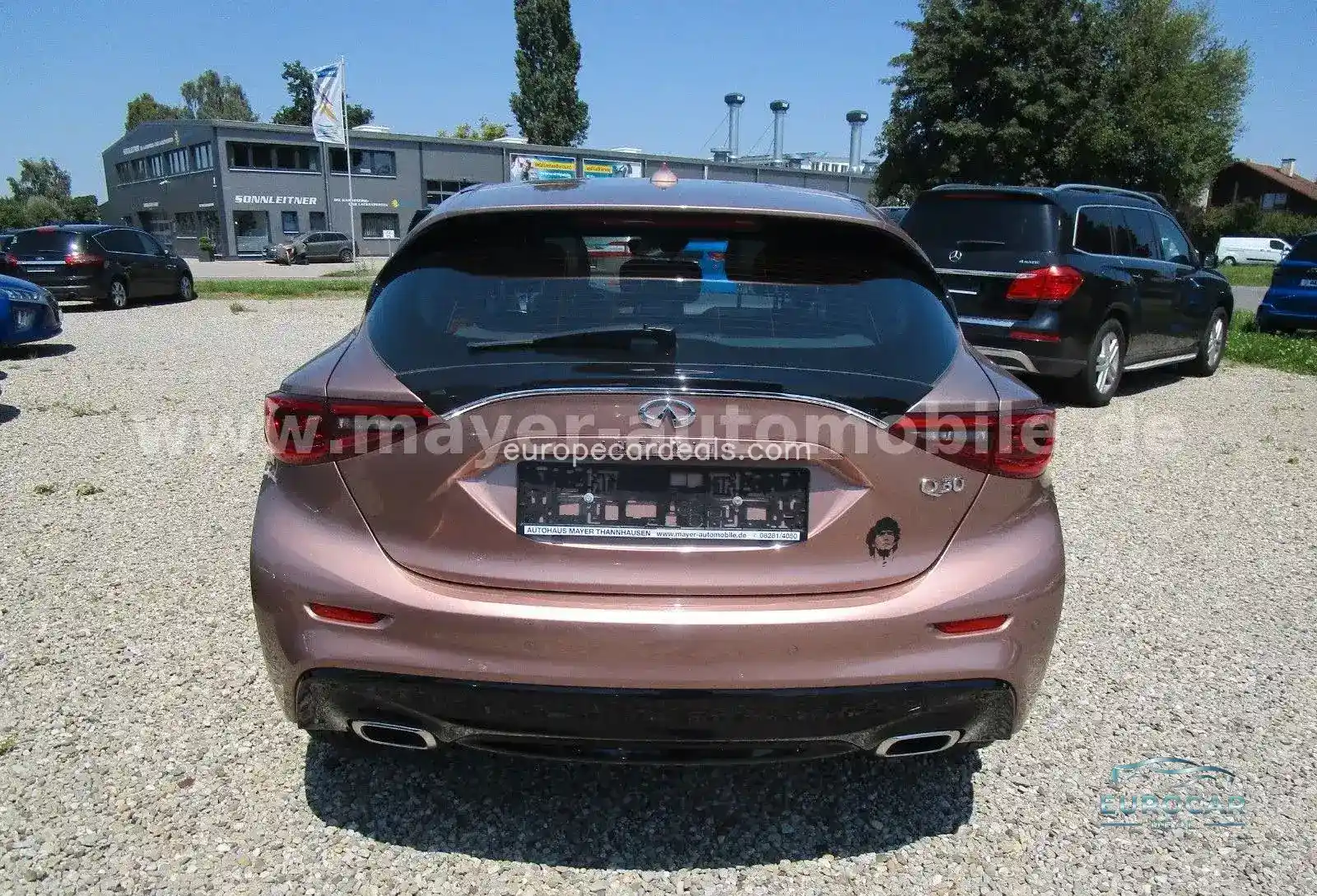 Infiniti Q30