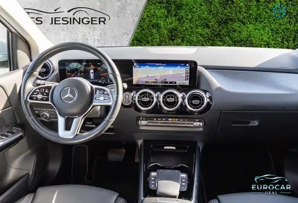 Mercedes-Benz B 180