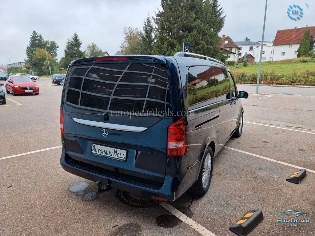 Mercedes-Benz V 220
