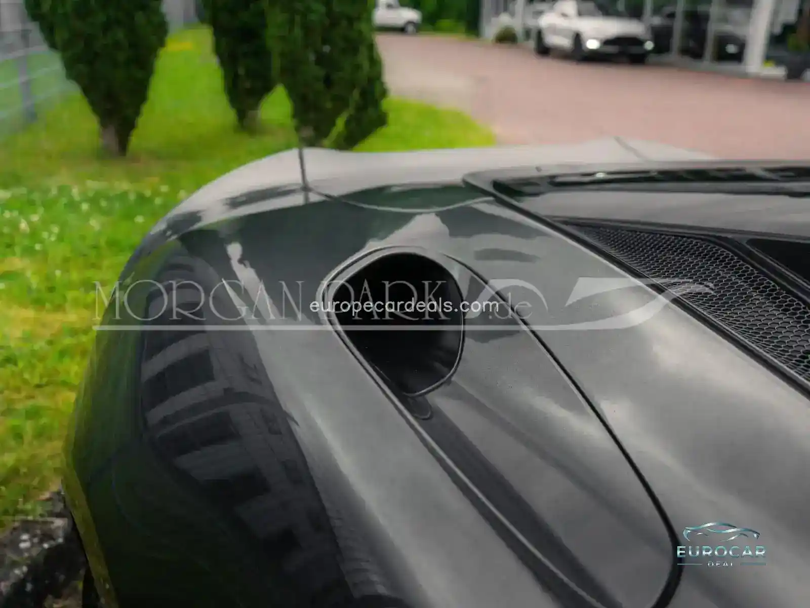 McLaren GT
