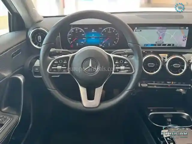 Mercedes-Benz A 220