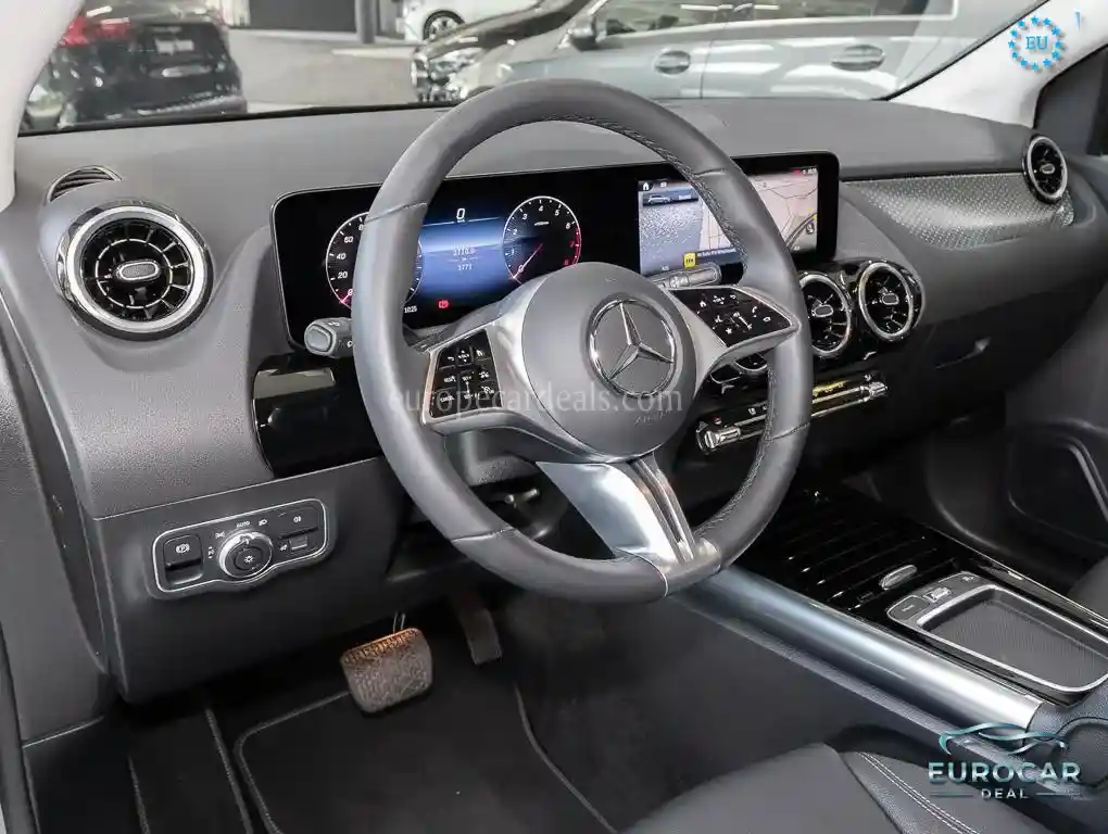 Mercedes-Benz B 180