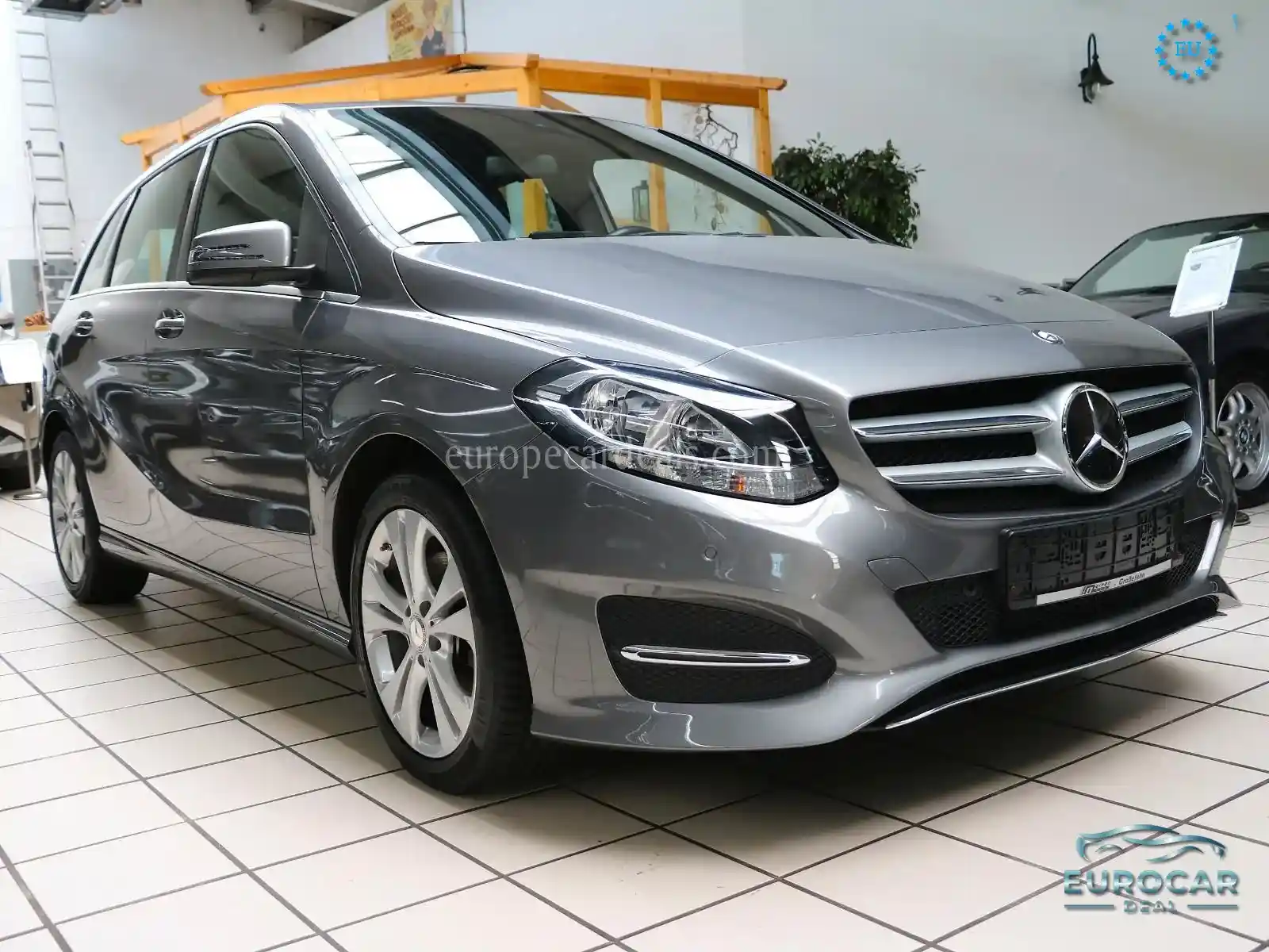 Mercedes-Benz B 180