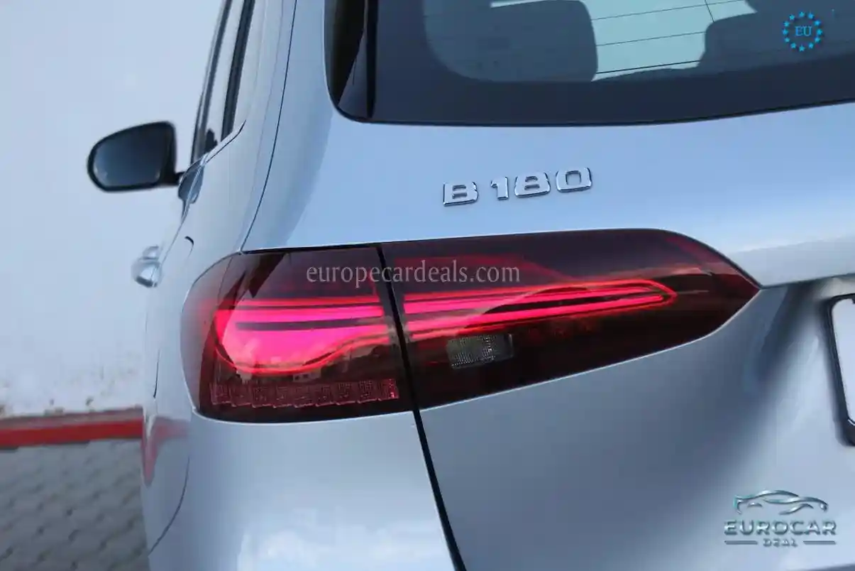 Mercedes-Benz B 180