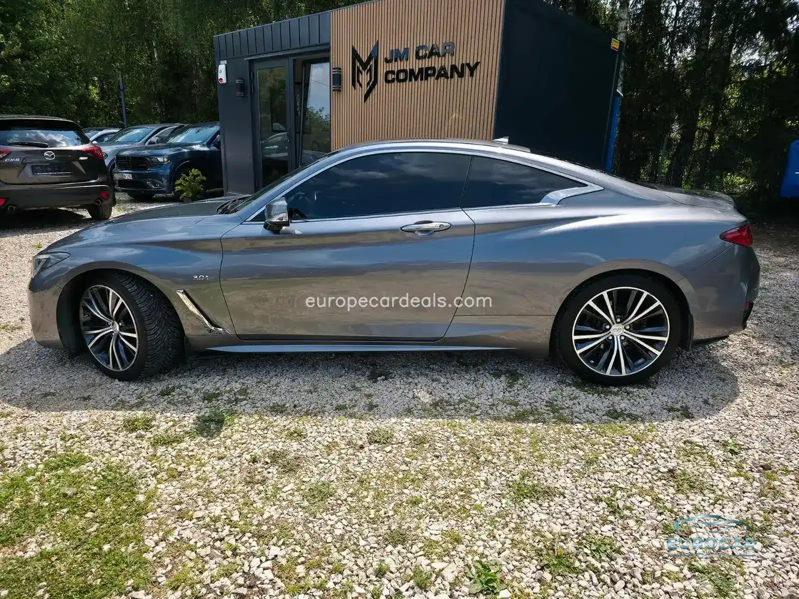 Infiniti Q60