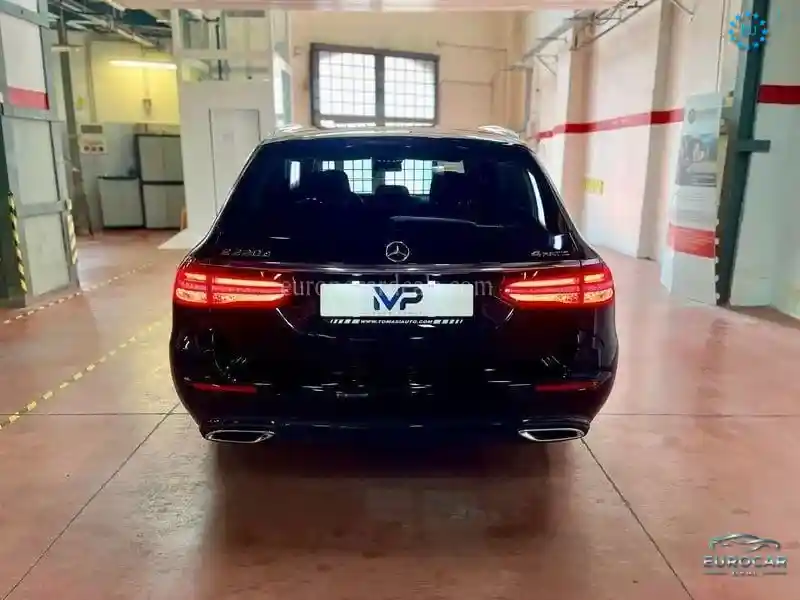 Mercedes-Benz E 220