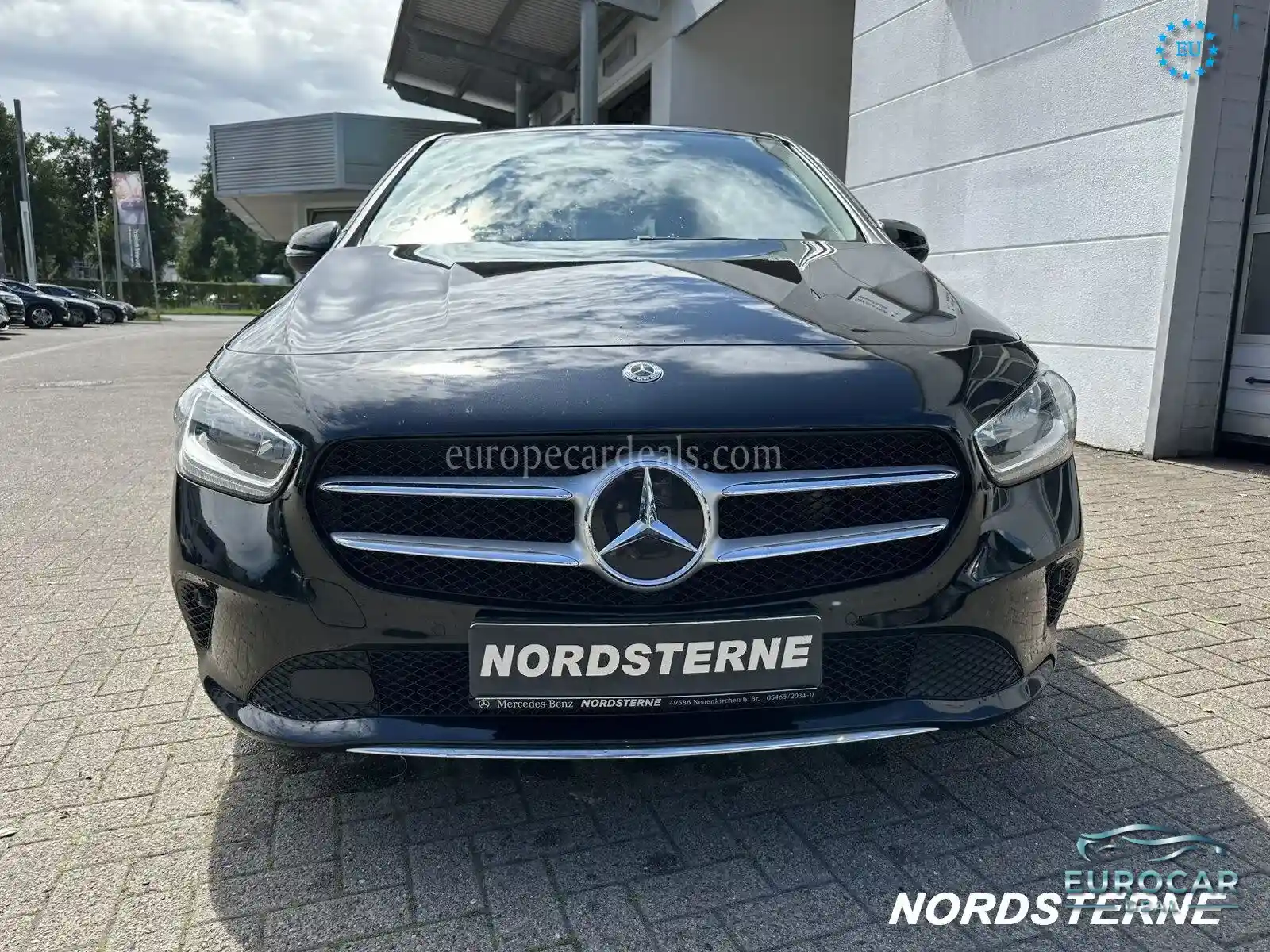 Mercedes-Benz B 180