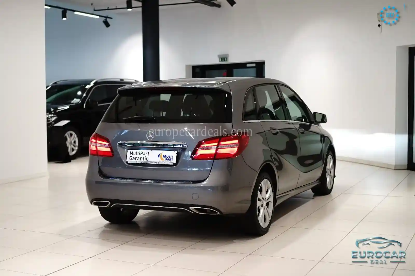 Mercedes-Benz B 180