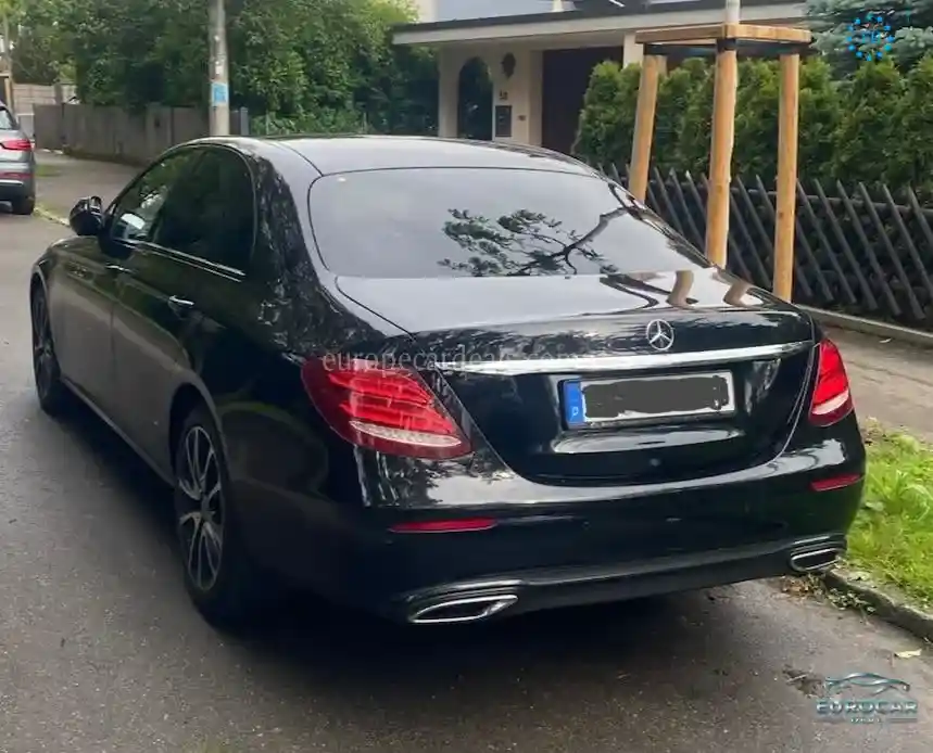 Mercedes-Benz E 200