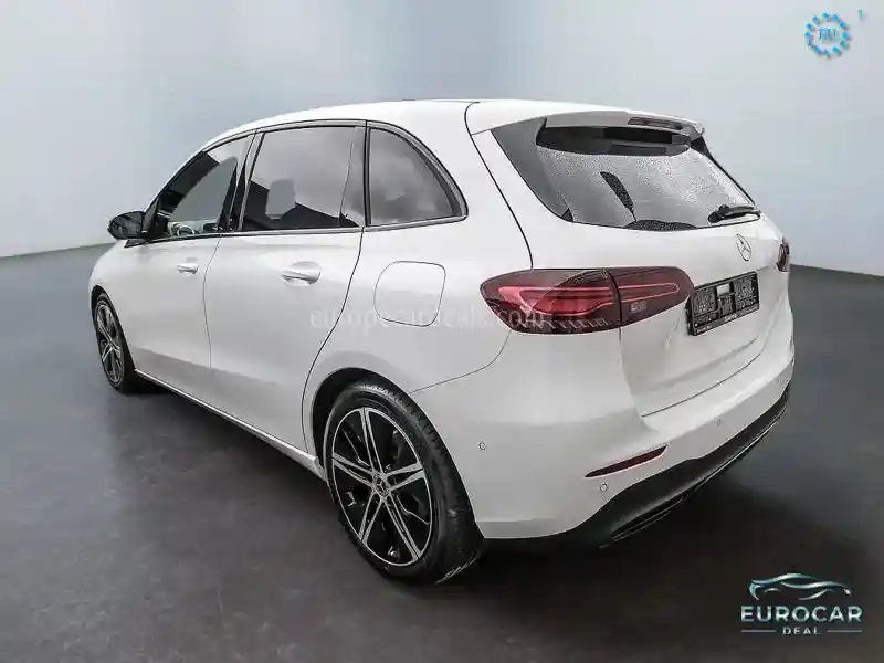 Mercedes-Benz B 220