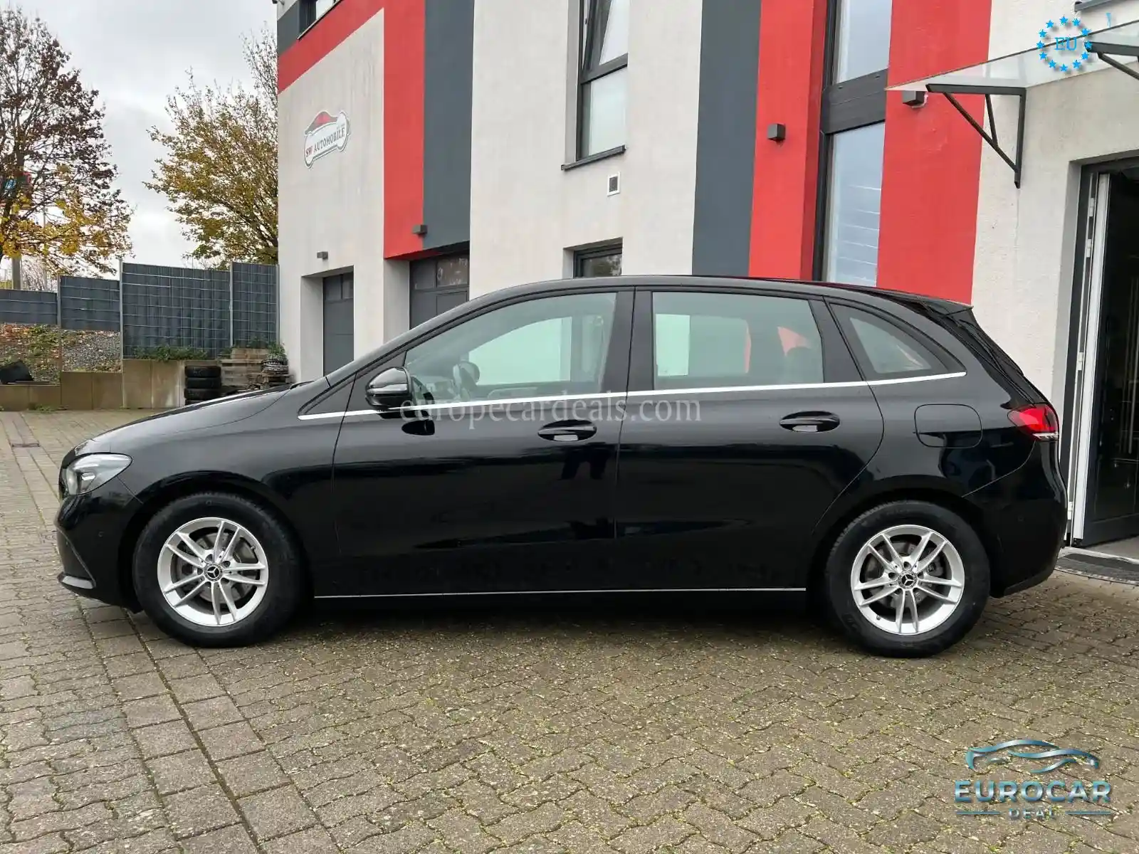 Mercedes-Benz B 180