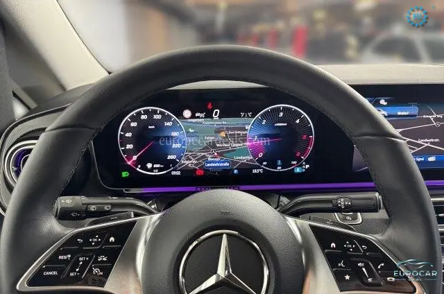 Mercedes-Benz V 220