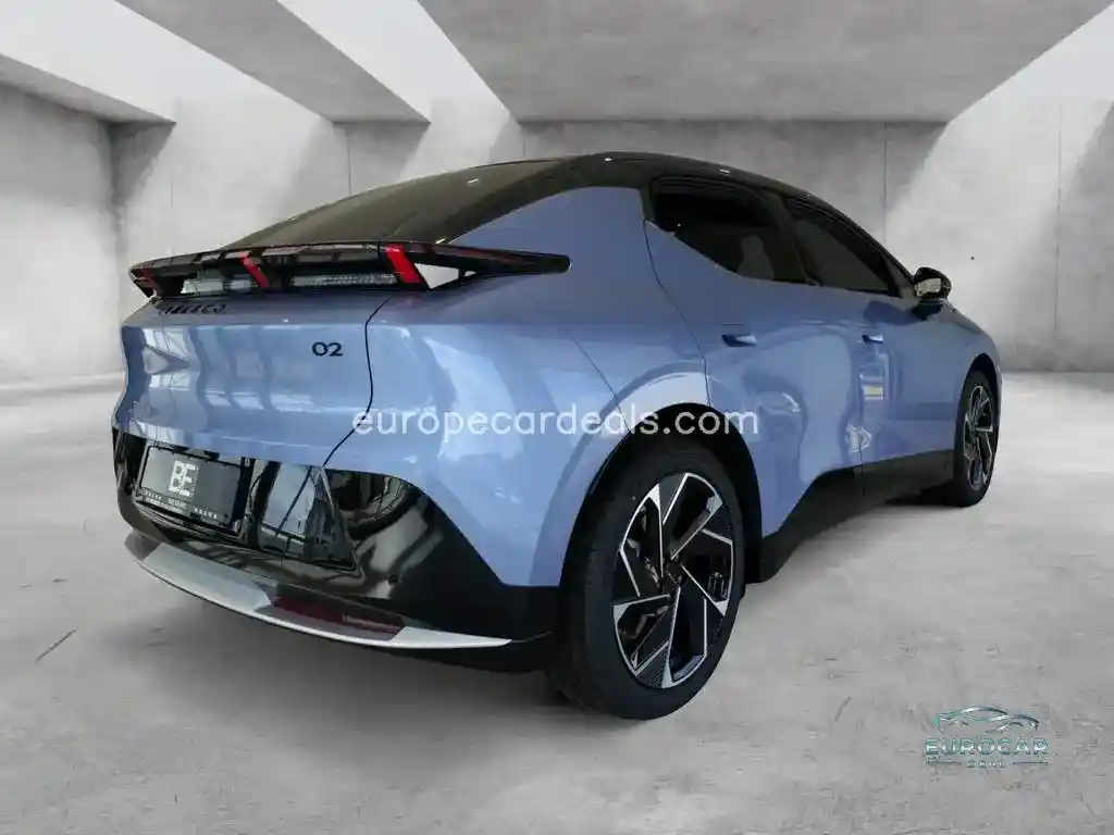 Lynk&Co 02