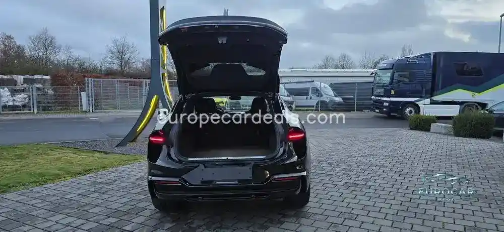Lotus Eletre