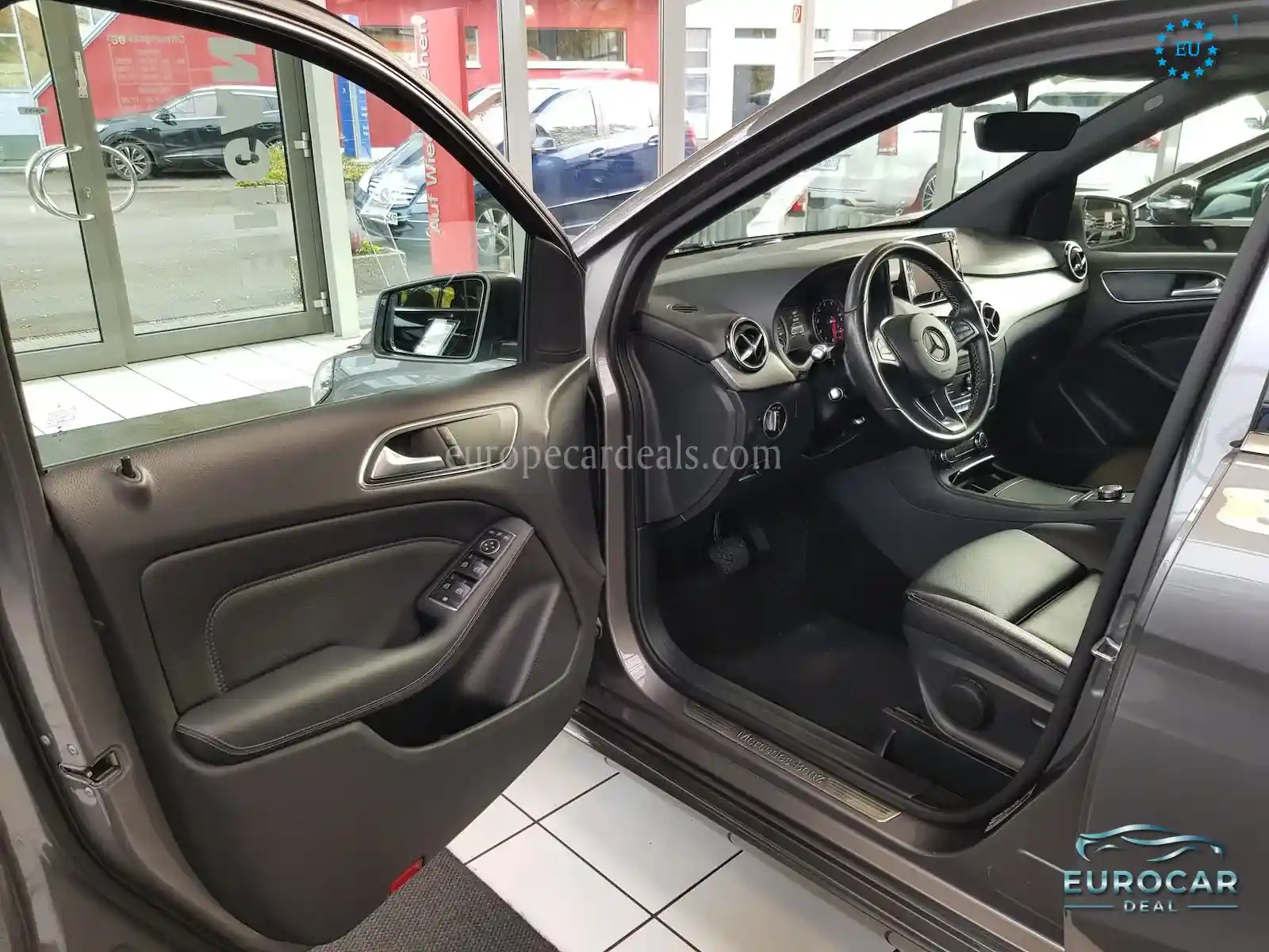 Mercedes-Benz B 180