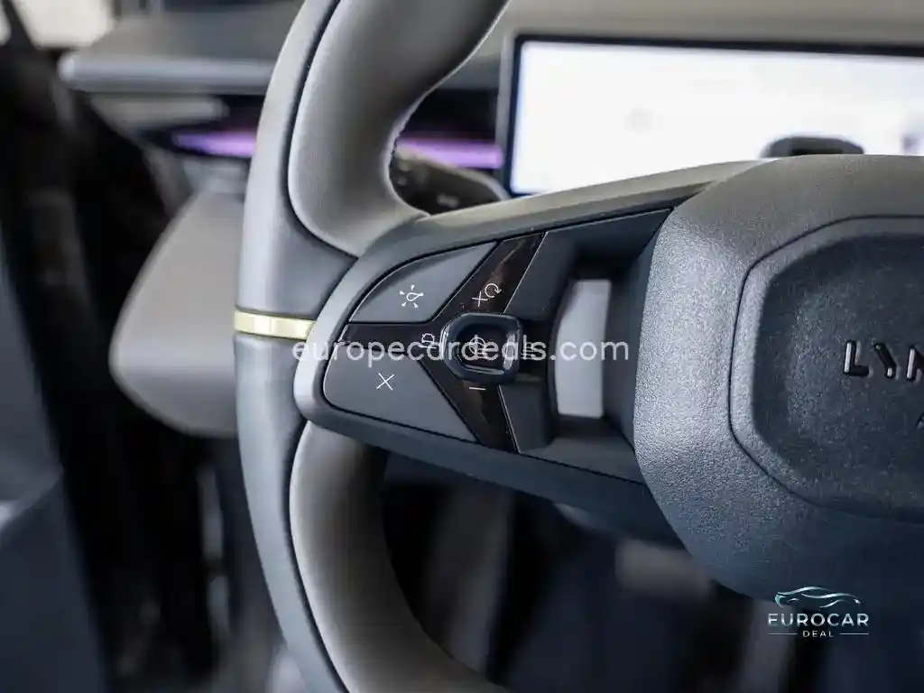 Lynk&Co 02