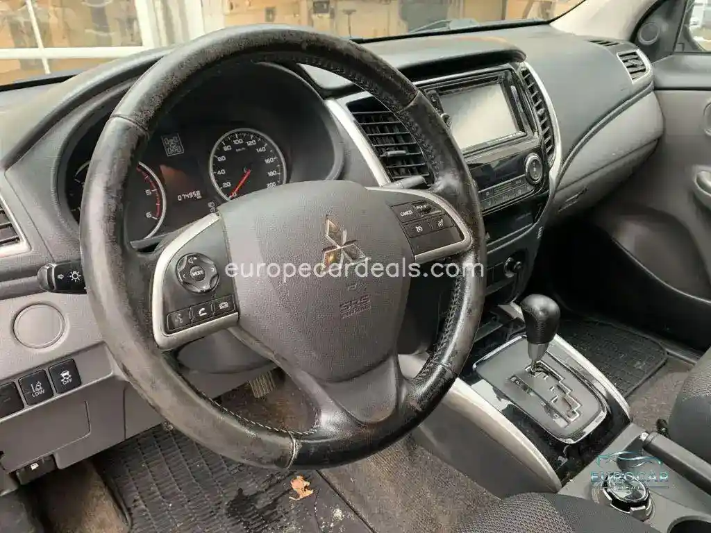 Mitsubishi L200