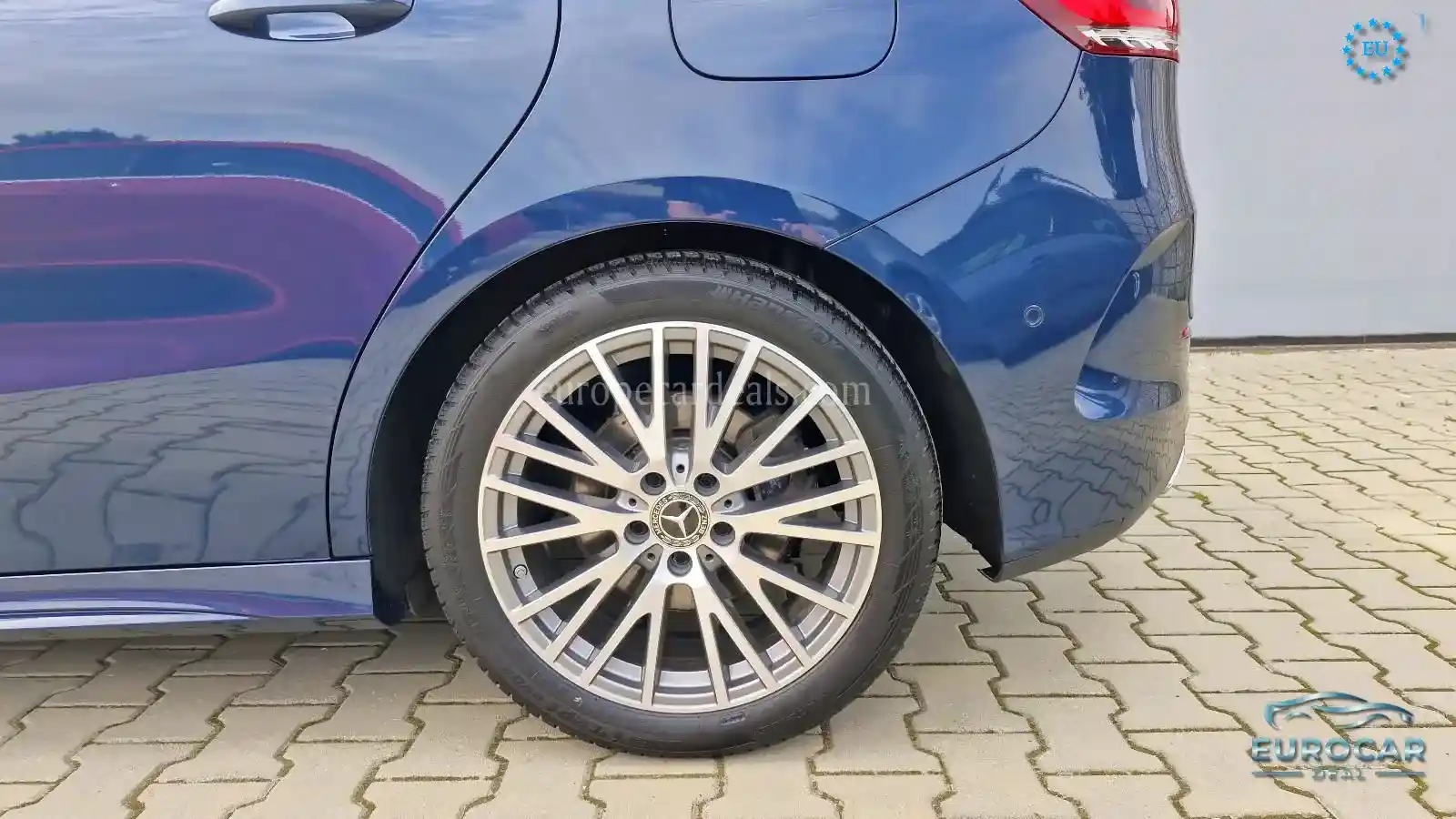 Mercedes-Benz B 220
