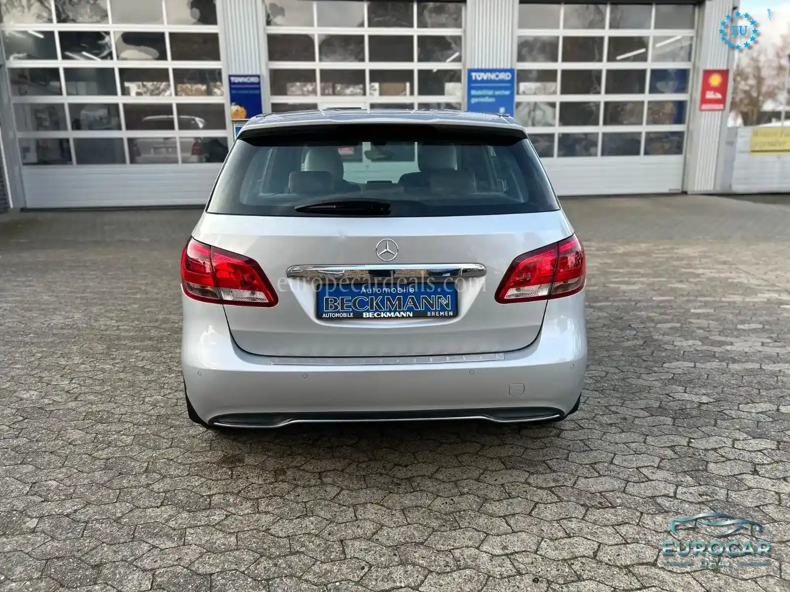 Mercedes-Benz B 180