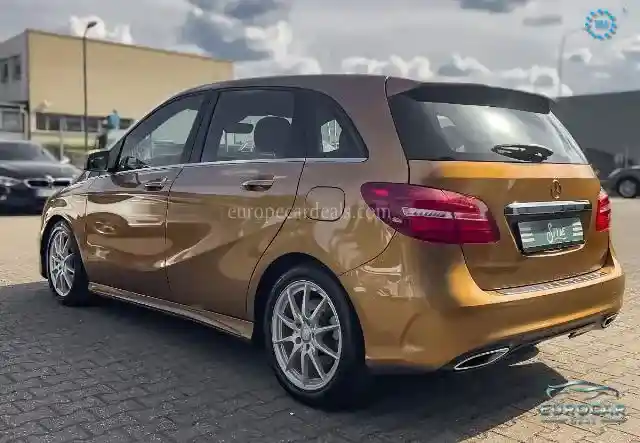 Mercedes-Benz B 200