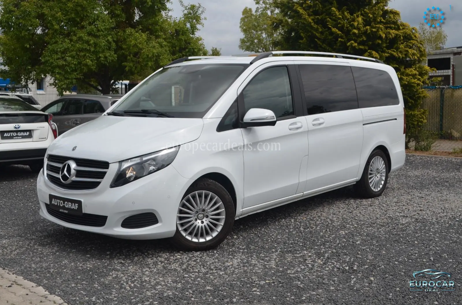Mercedes-Benz V 220