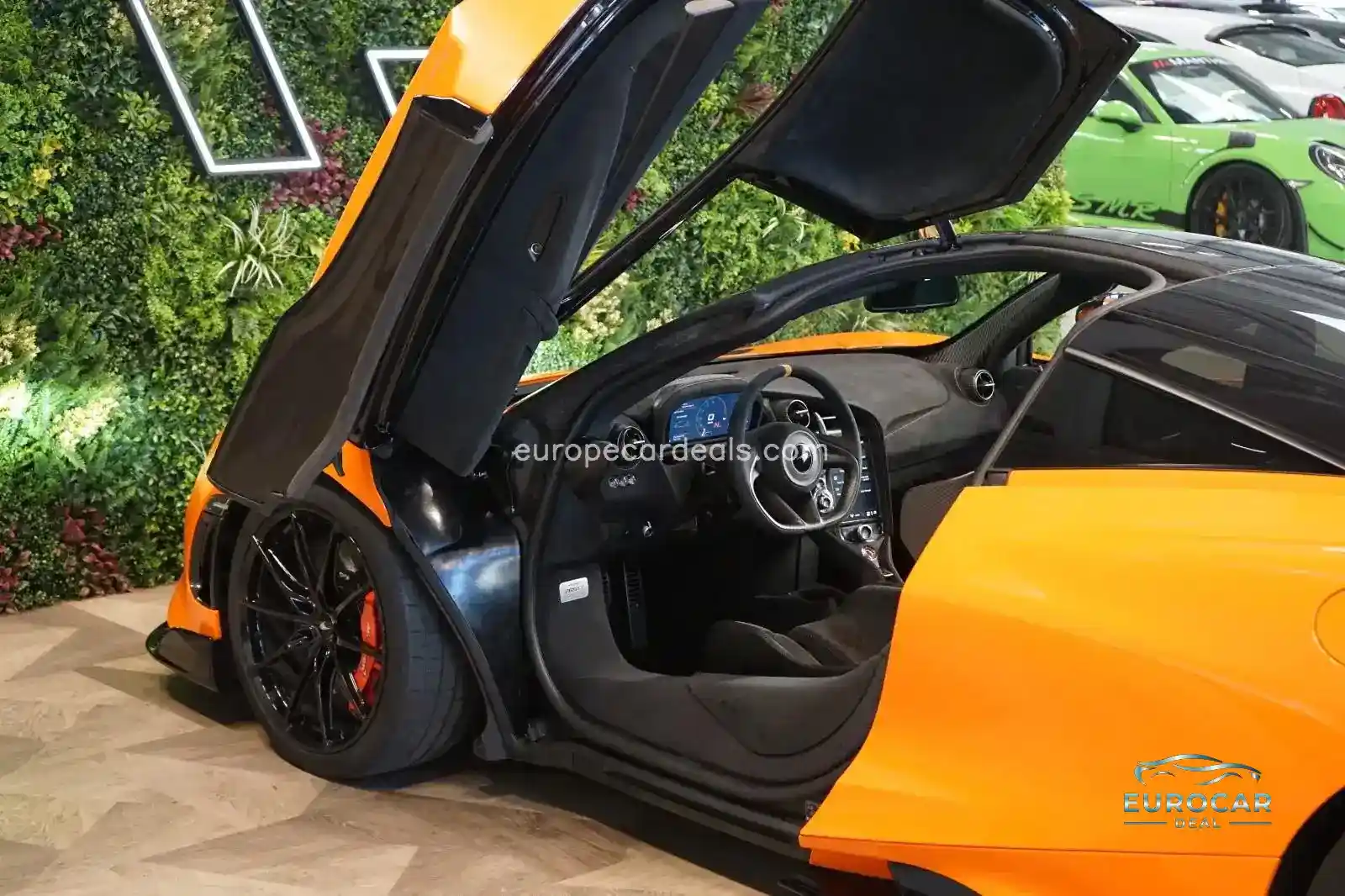 McLaren 765LT