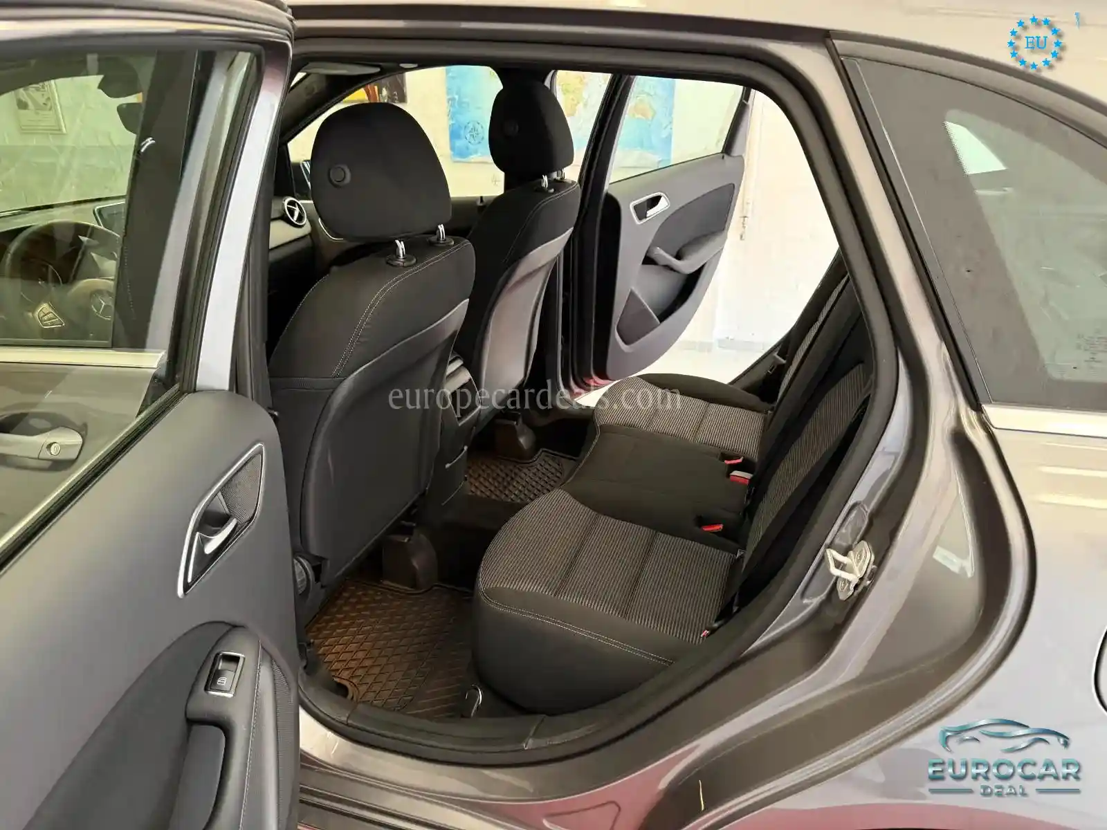 Mercedes-Benz B 220