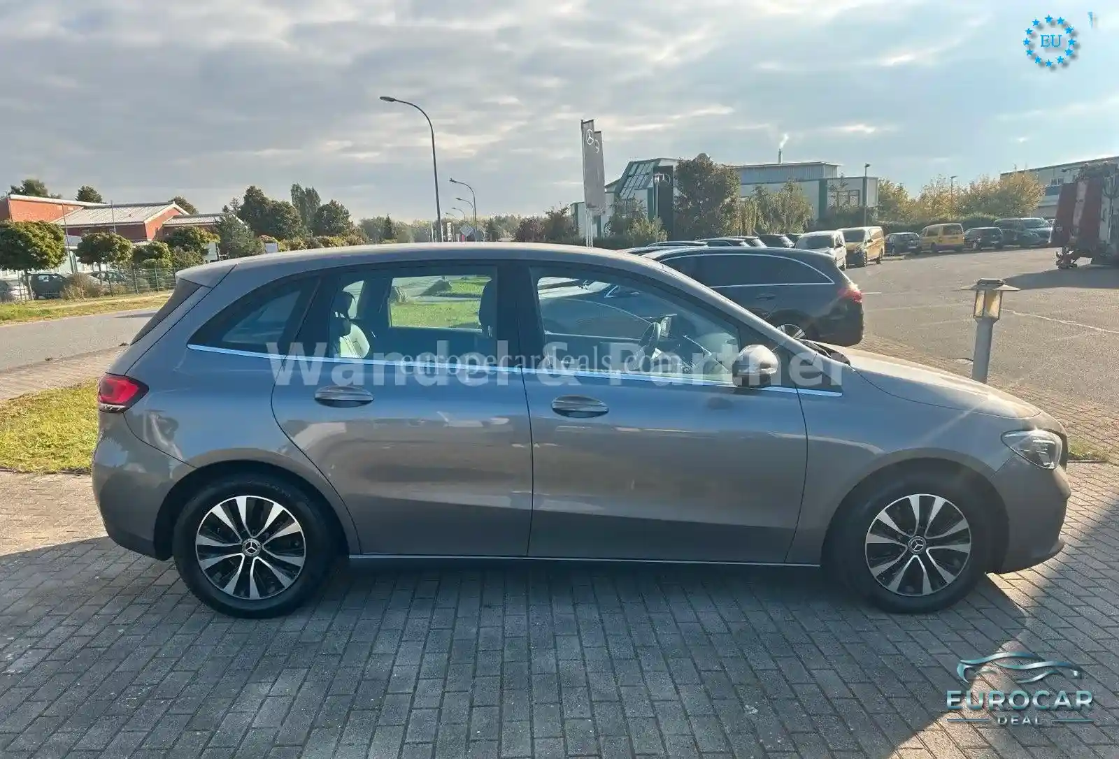 Mercedes-Benz B 180