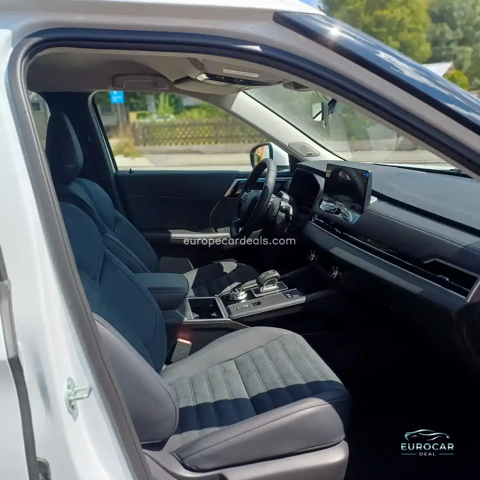 Mitsubishi Plug-in Hybrid Outlander