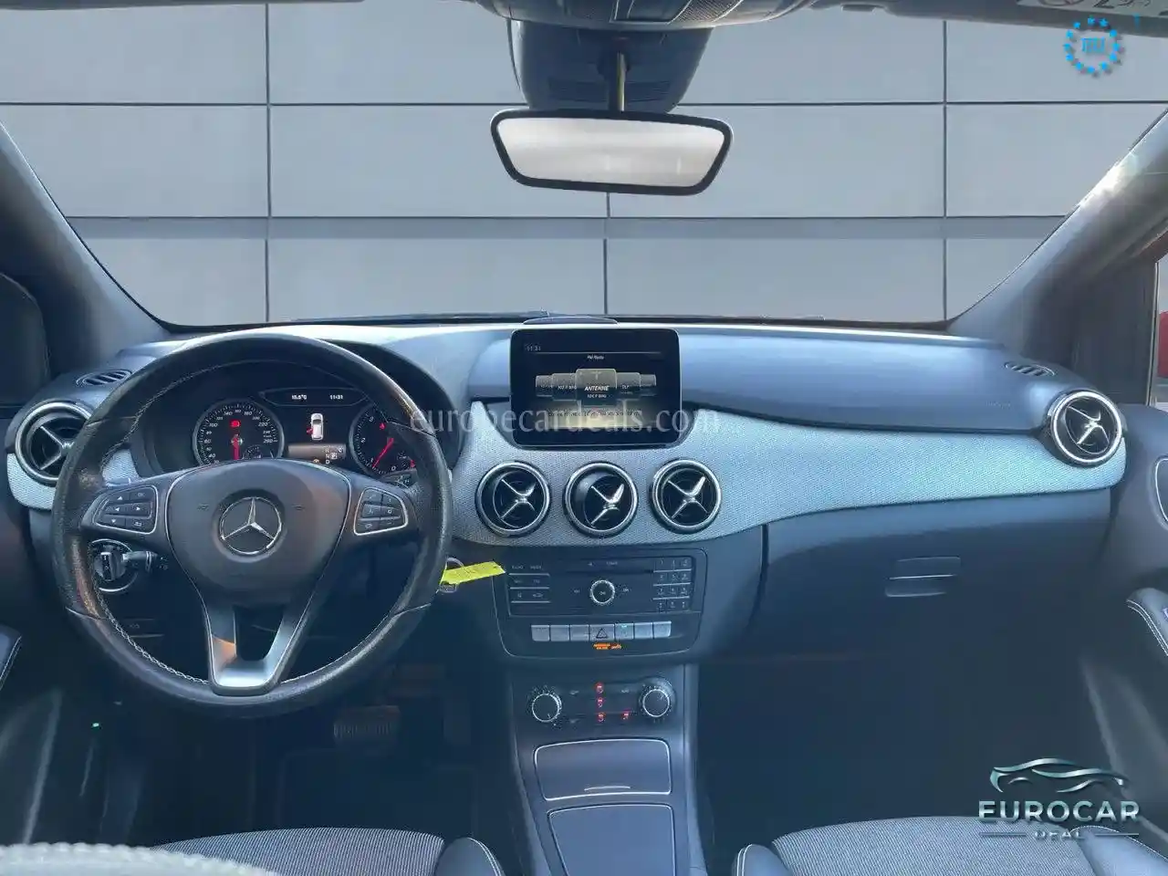 Mercedes-Benz B 220
