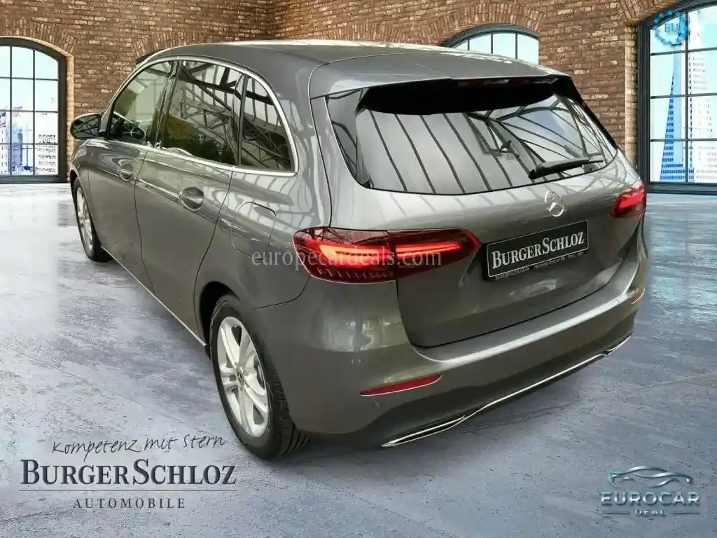 Mercedes-Benz B 180