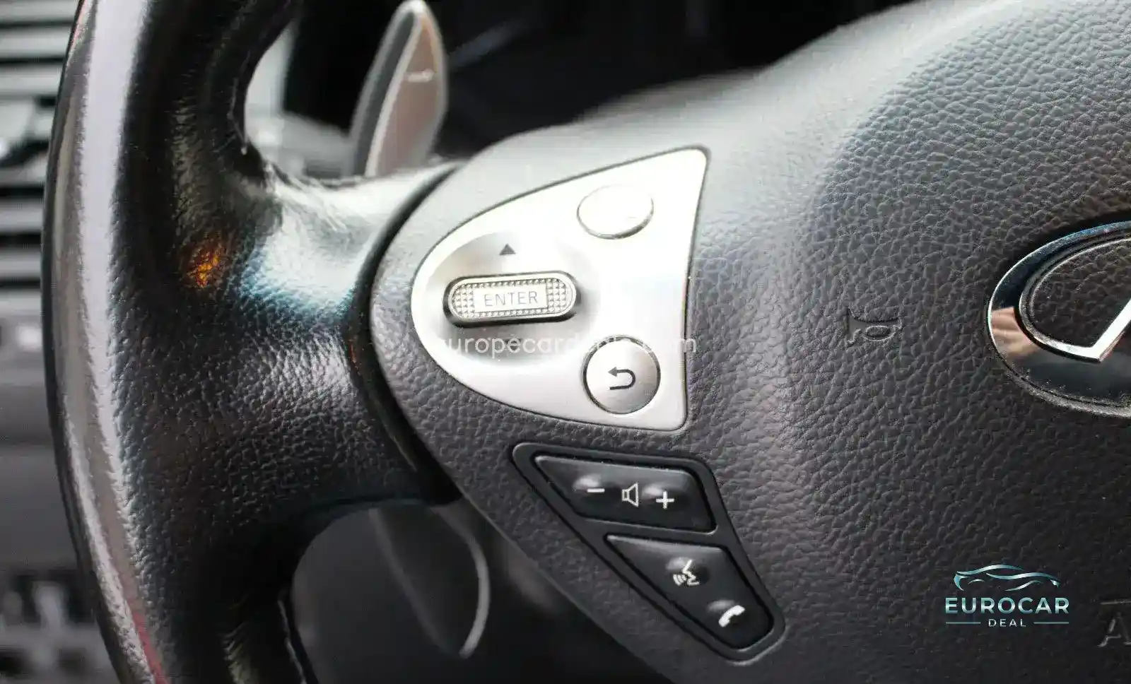 Infiniti QX70