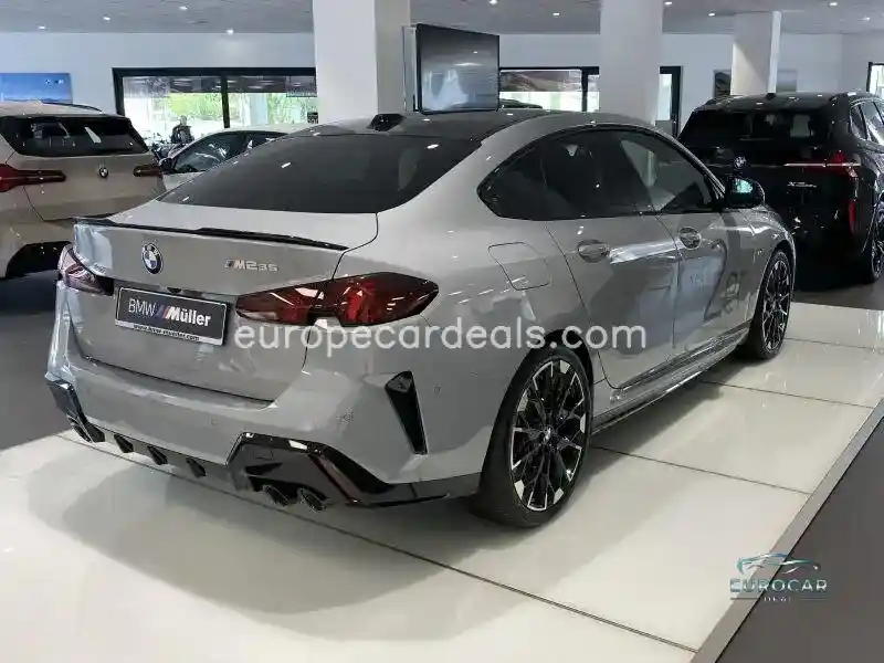 BMW M235