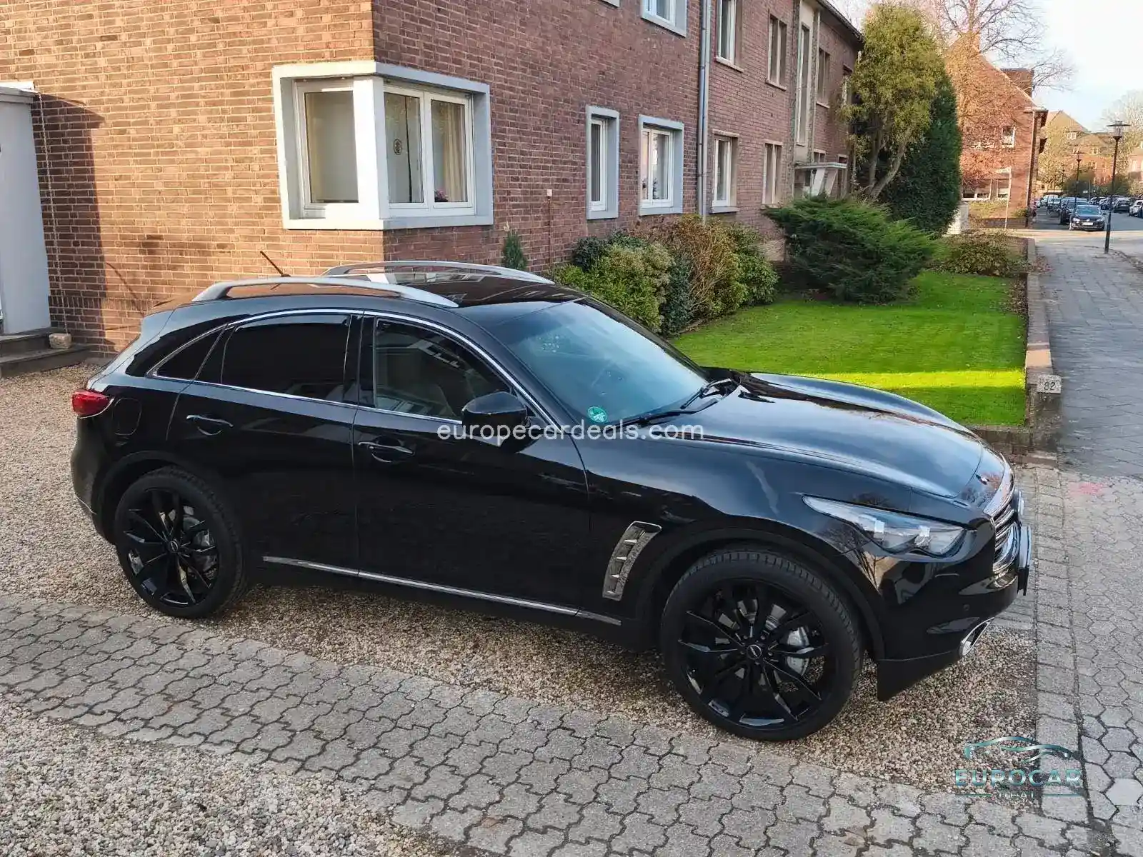 Infiniti QX70
