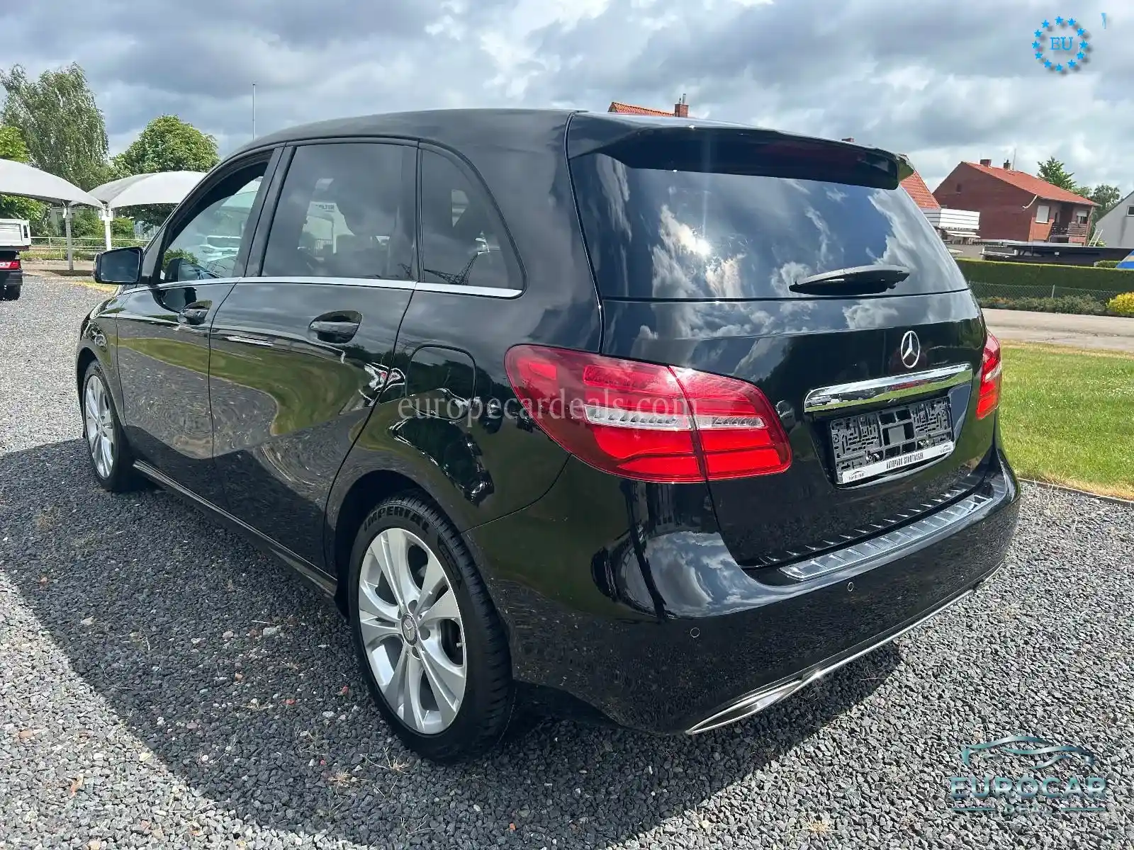 Mercedes-Benz B 180