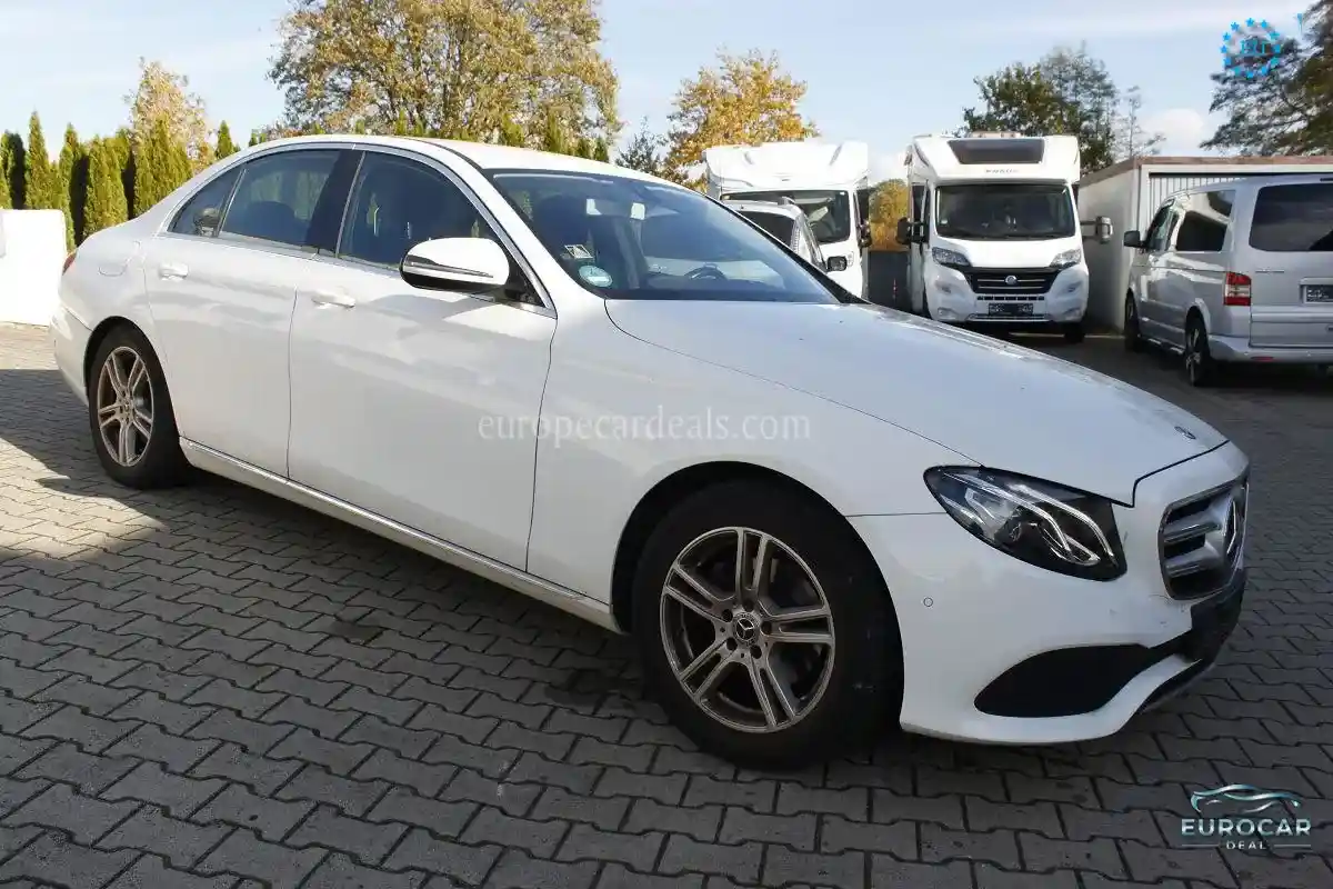 Mercedes-Benz E 220