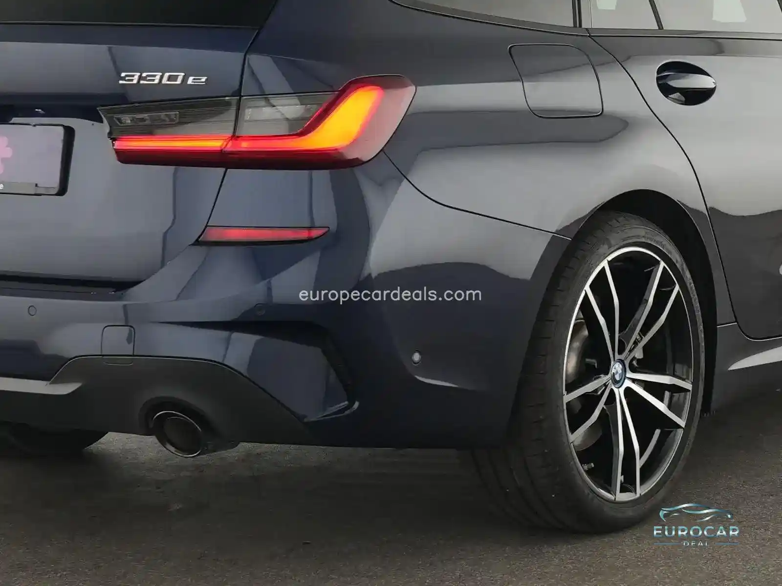 BMW 330