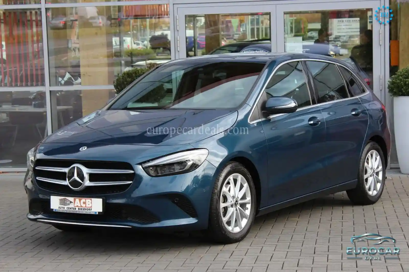 Mercedes-Benz B 180