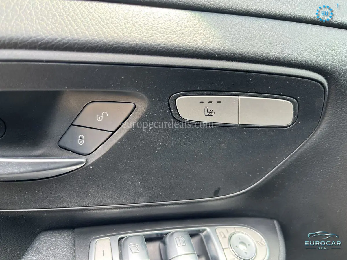Mercedes-Benz V 220