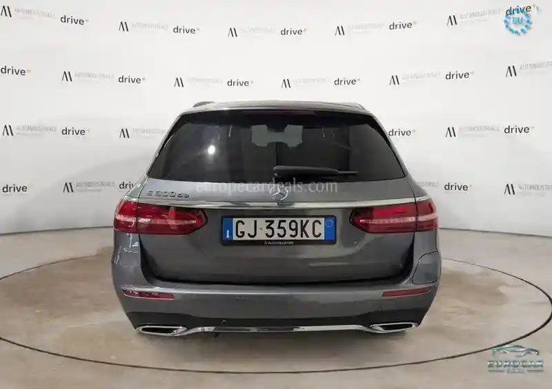 Mercedes-Benz E 300