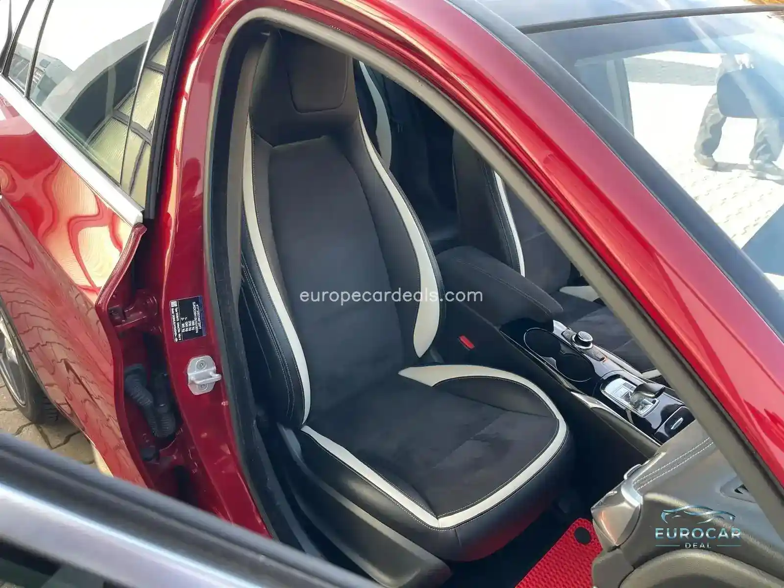 Infiniti Q30