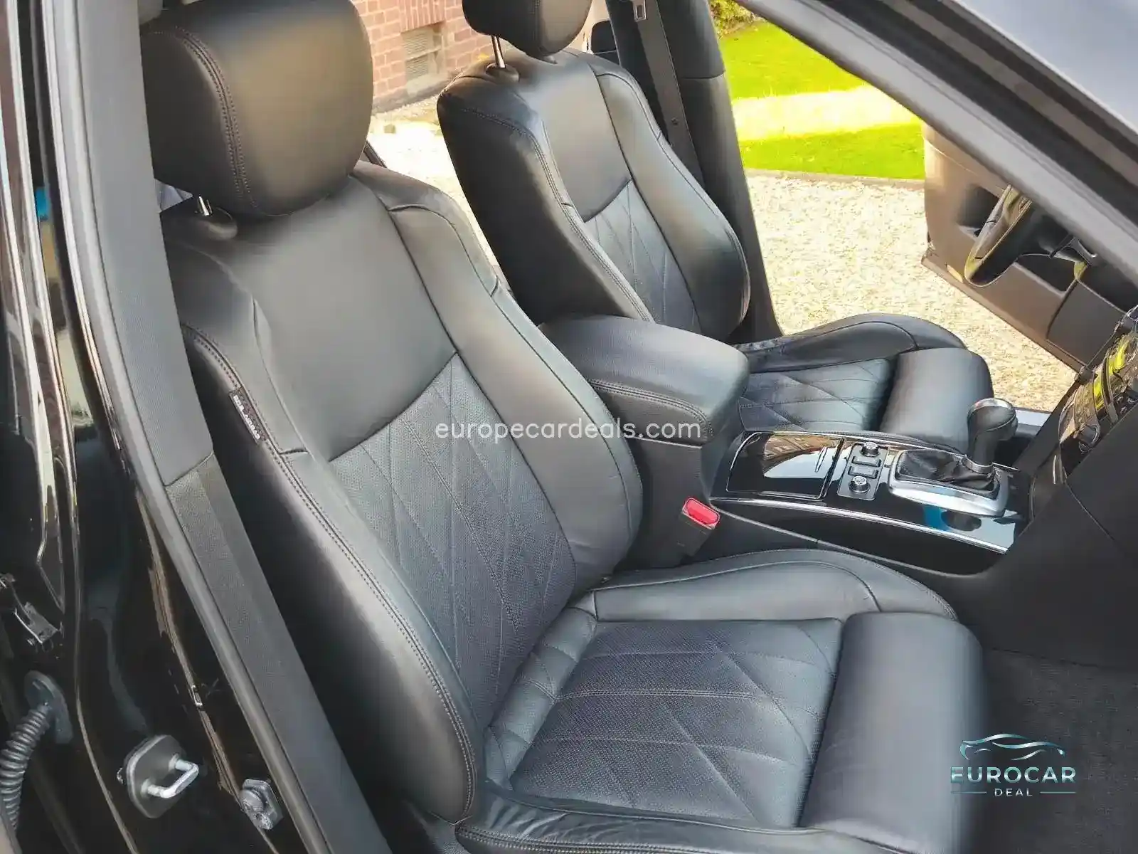 Infiniti QX70