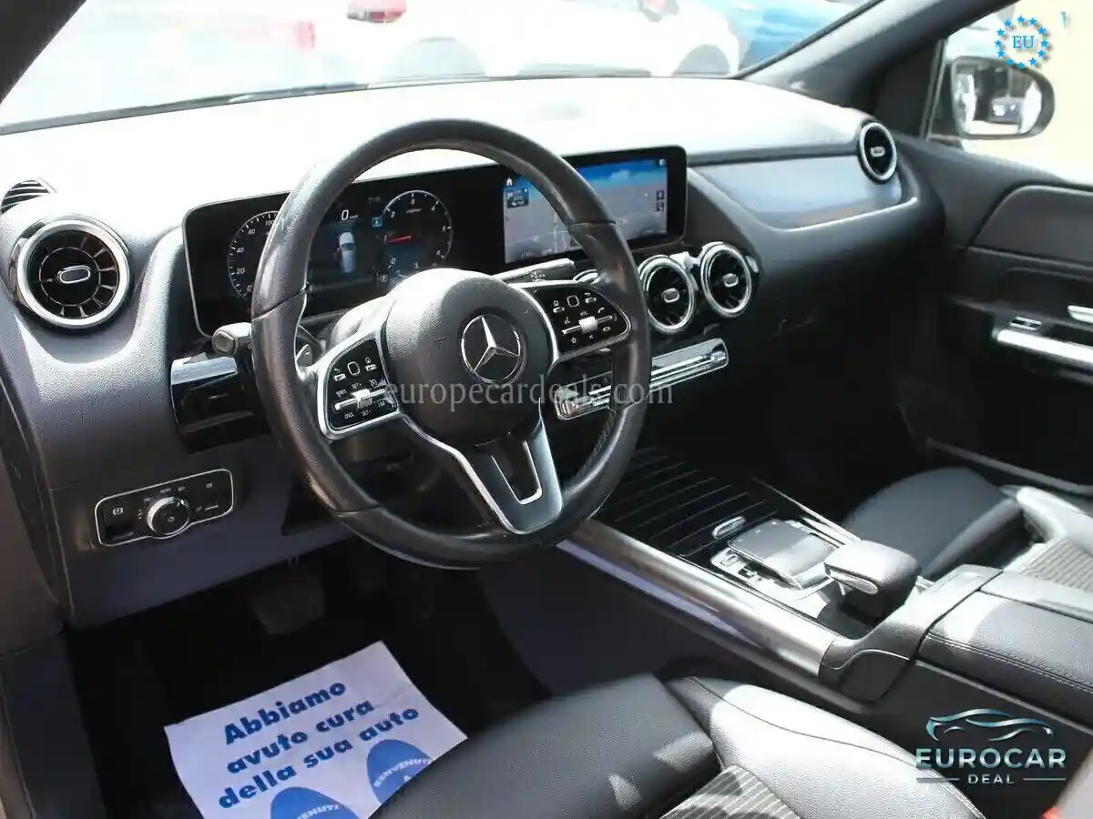Mercedes-Benz B 180