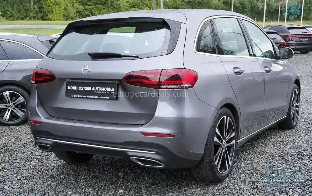 Mercedes-Benz B 200