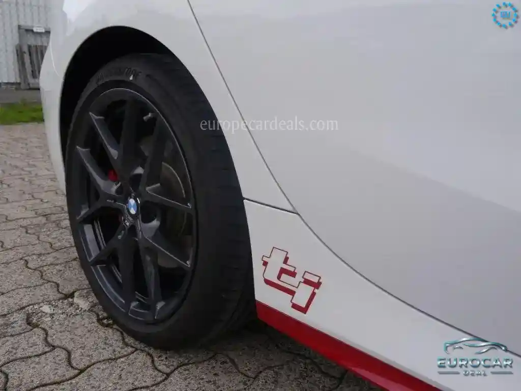 BMW 128